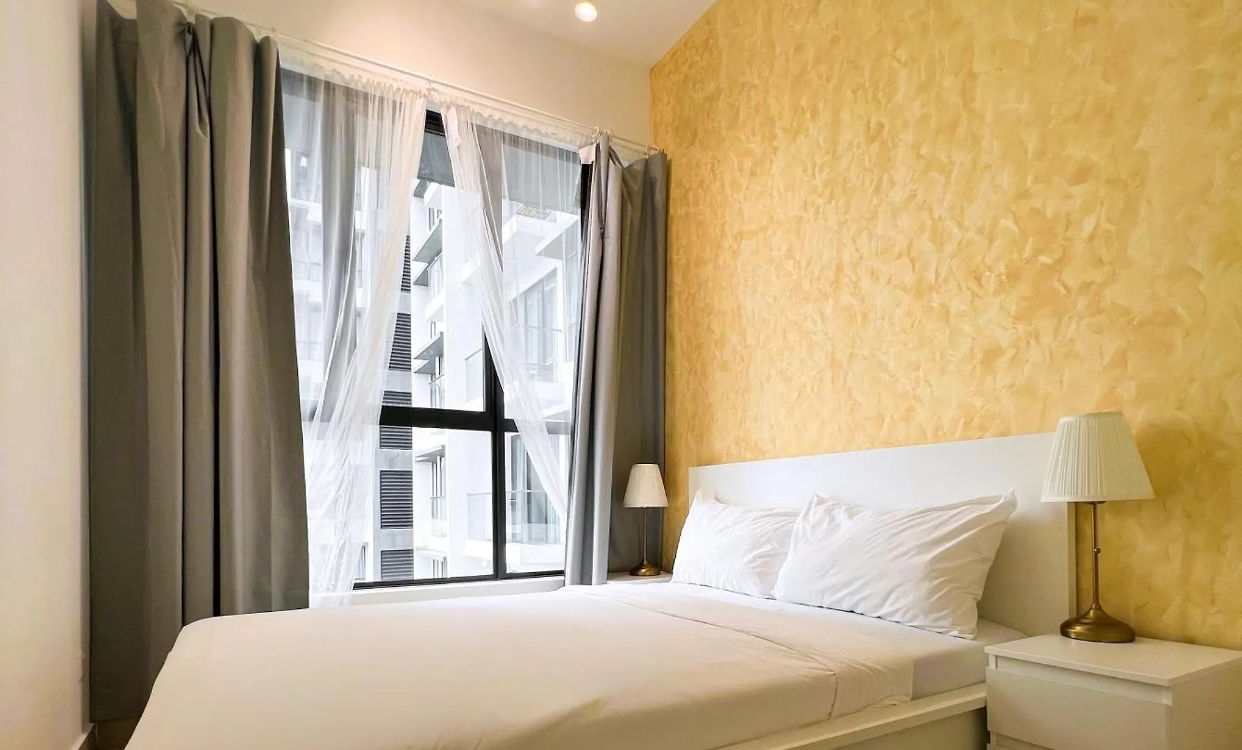Balcony Cozy Homestay Pool With Mountain View location